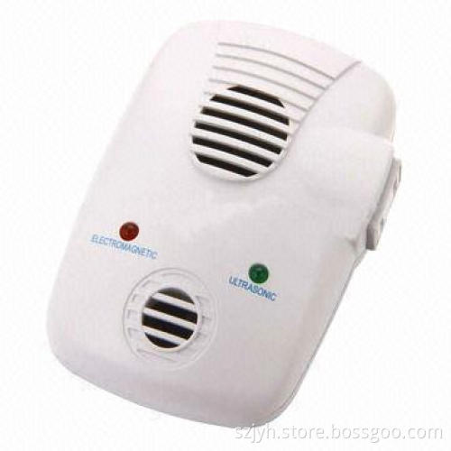 3-in-1 Pest Repeller, Emits a Signal that will Drive Pests Away